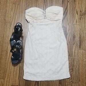 Donating 1/6/2024 Romeo & Juliet Couture champagne rhinestone/eyelet